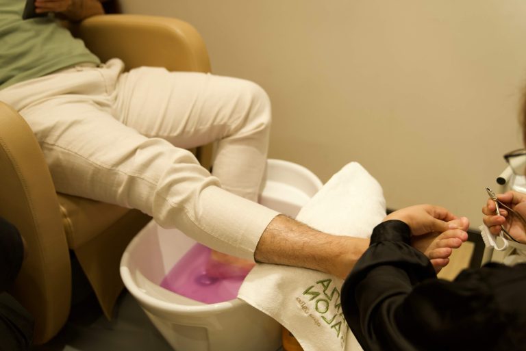 Paraffin pedicure for men in Dubai with deep hydration and soothing foot care