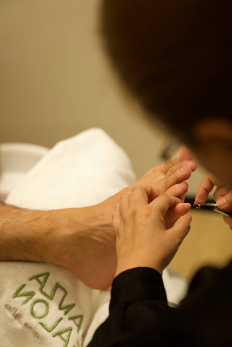 Men’s pedicure callus remover treatment at Hamza Salon Dubai for smooth, healthy feet