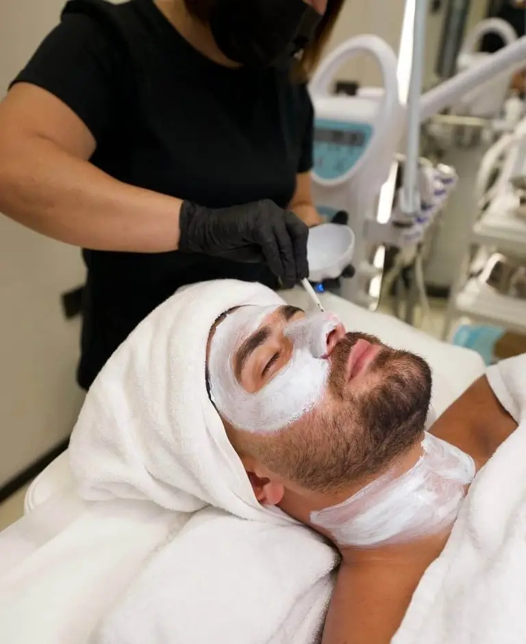 Deep cleansing full facial for men at Hamza Salon